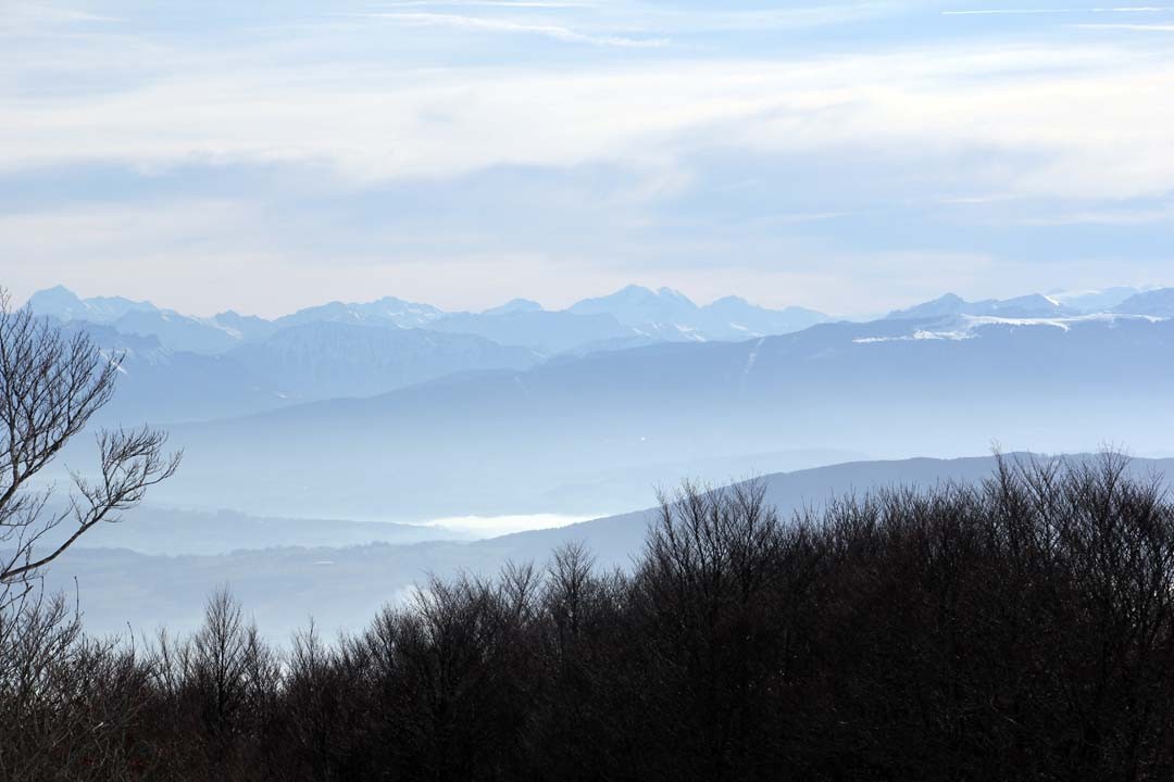 Vue depuis le belvédère Beauregard Plateau Retord Ain Montagnes du Jura