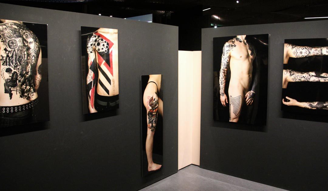 Exposition musée Quai Branly - Tatoueurs Tatoués Tin Tin