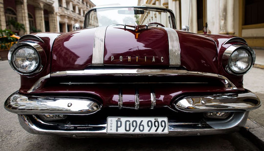 Vieille voiture vintage à Cuba