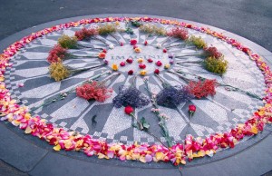 Central Park - Strawberry Fields Monument John Lennon