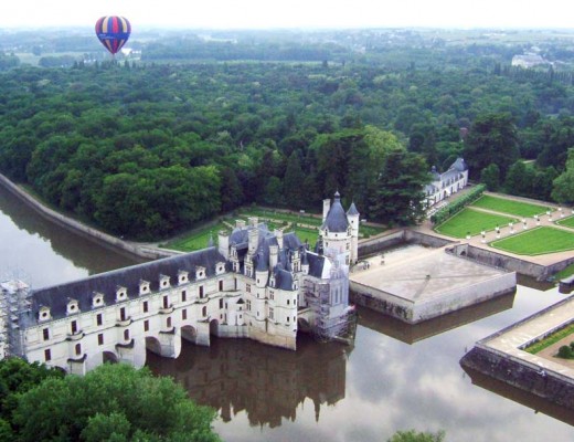 Montgolfière au-dessus du Château de Chenonceau