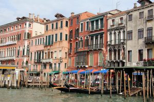 Venise, canaux, gondoles
