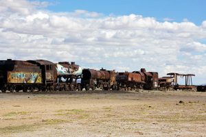 Cimetière de trains à Uyuni en Bolivie